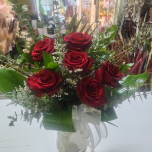 2.3 6 roses rouge dans un vase 